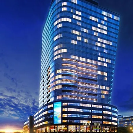 דירה Hanza Tower White 24 Pool & Jacuzzi שצ'צ'ין