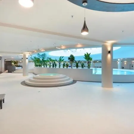 דירה Hanza Tower White 24 Pool & Jacuzzi *